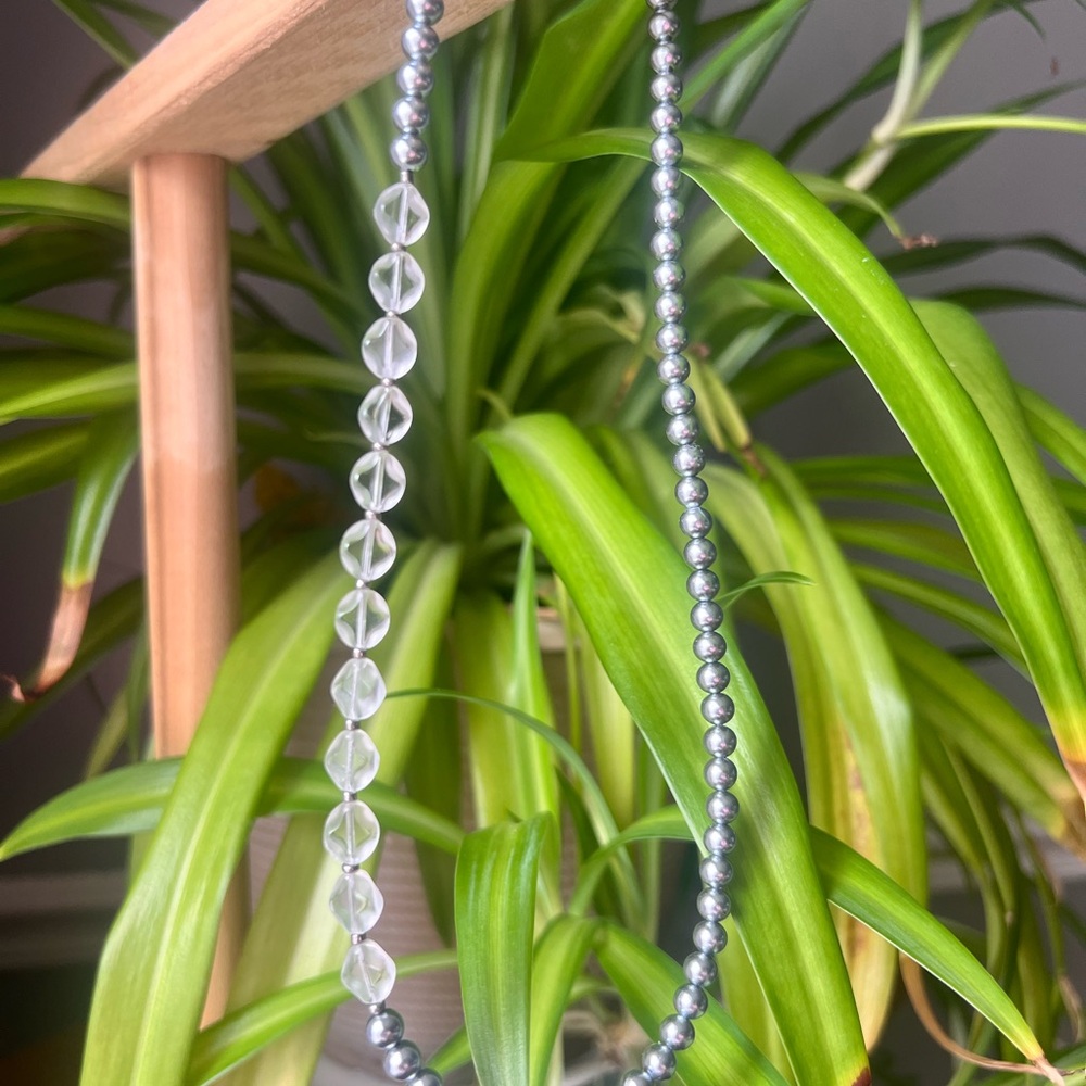 Elegant Beaded Necklace in Gray and Clear